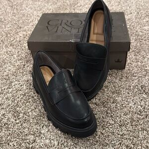 Crown Vintage Black Loafers